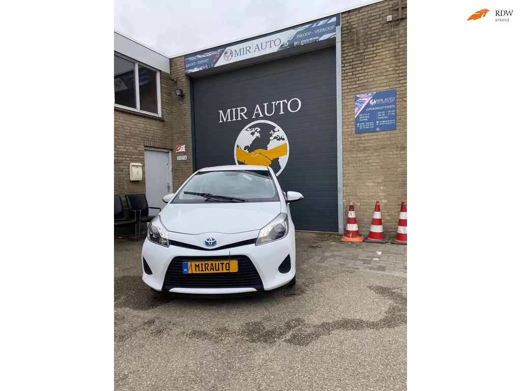 Toyota Yaris 1.5 Hybrid Dynamic 6-2013