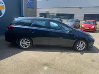 Toyota Auris TOYOTA AURIS 1,8HYBRIT BUSINESS PULUS Foto