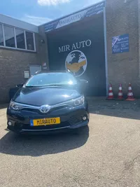 Toyota Auris TOYOTA AURIS 1,8HYBRIT BUSINESS PULUS Foto