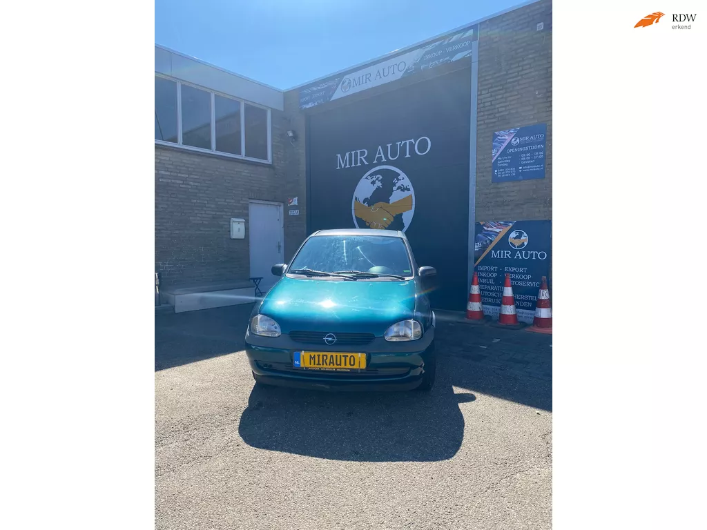 Opel Corsa 1.2i-16V Strada